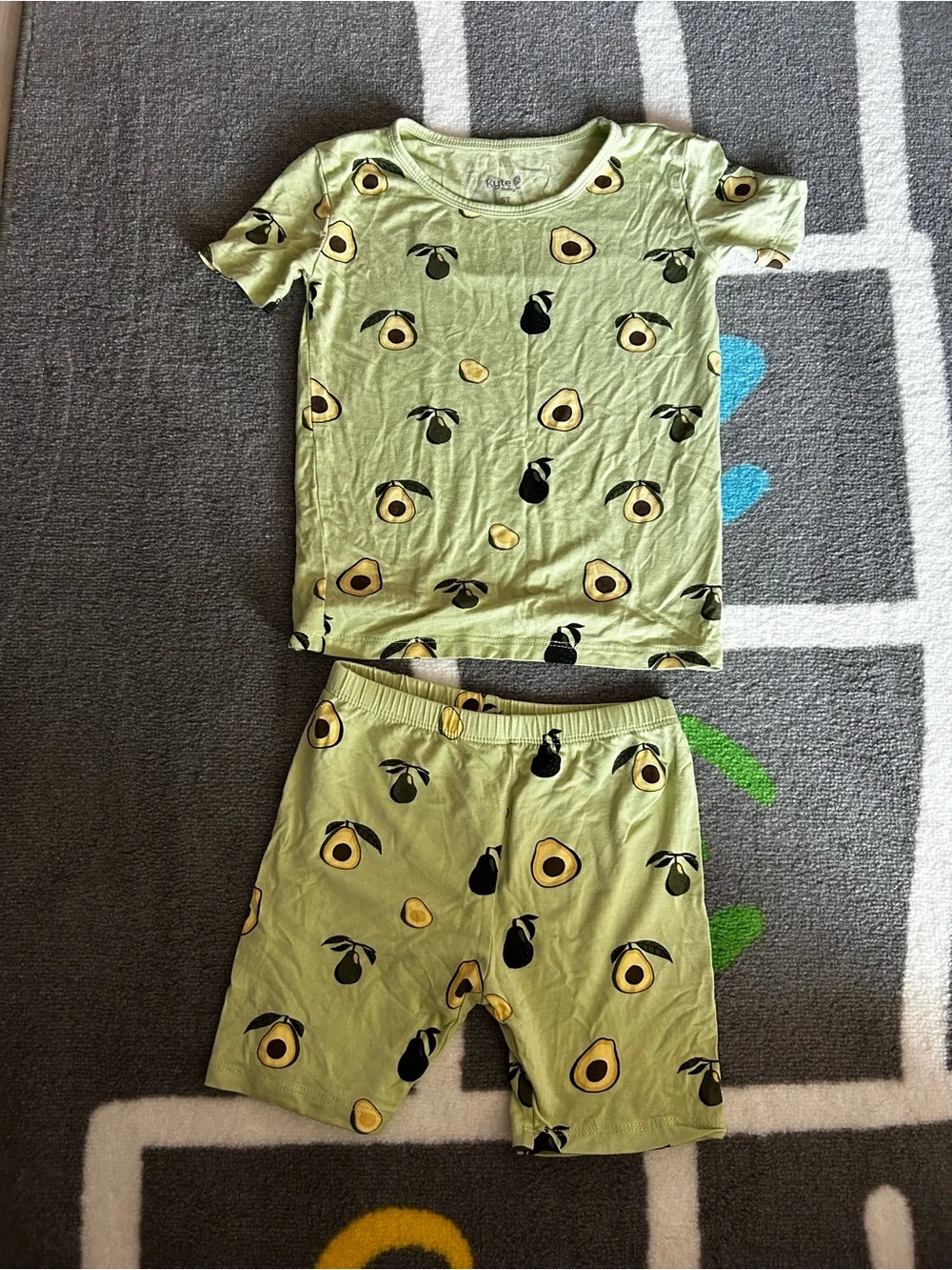 Like NEW Kyte BABY Avocado Print Pajama set 5T